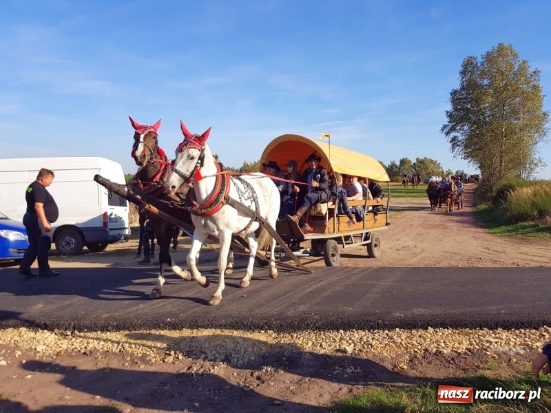 Zdjęcie w galerii na portalu naszraciborz.pl: Piękna pogoda, malownicze krajobrazy i pogoń za lisem – Hubertus w Kornowacu FOTO i WIDEO wiadomości z regionu