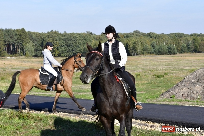 Zdjęcie w galerii na portalu naszraciborz.pl: Piękna pogoda, malownicze krajobrazy i pogoń za lisem – Hubertus w Kornowacu FOTO i WIDEO wiadomości z regionu