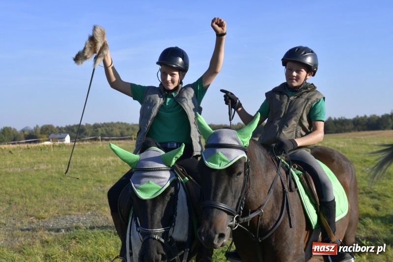 Zdjęcie w galerii na portalu naszraciborz.pl: Piękna pogoda, malownicze krajobrazy i pogoń za lisem – Hubertus w Kornowacu FOTO i WIDEO wiadomości z regionu