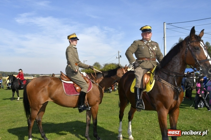 Zdjęcie w galerii na portalu naszraciborz.pl: Piękna pogoda, malownicze krajobrazy i pogoń za lisem – Hubertus w Kornowacu FOTO i WIDEO wiadomości z regionu