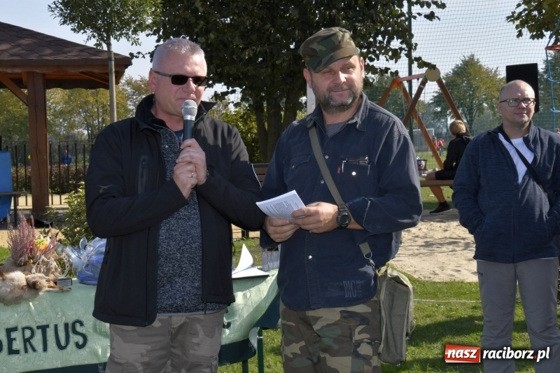 Zdjęcie w galerii na portalu naszraciborz.pl: Piękna pogoda, malownicze krajobrazy i pogoń za lisem – Hubertus w Kornowacu FOTO i WIDEO wiadomości z regionu