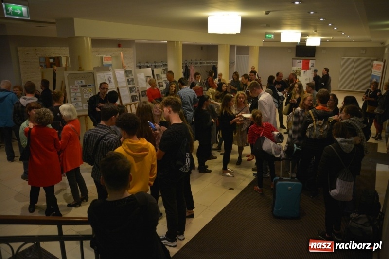 Zdjęcie w galerii na portalu naszraciborz.pl: Raport Panika. Arti Grabowski w Raciborzu wiadomości z regionu