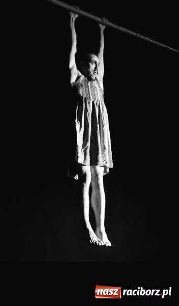 Zdjęcie w galerii na portalu naszraciborz.pl: Raport Panika. Arti Grabowski w Raciborzu wiadomości z regionu