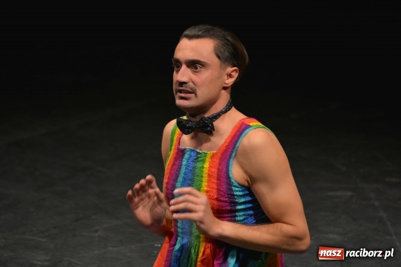 Zdjęcie w galerii na portalu naszraciborz.pl: Raport Panika. Arti Grabowski w Raciborzu wiadomości z regionu