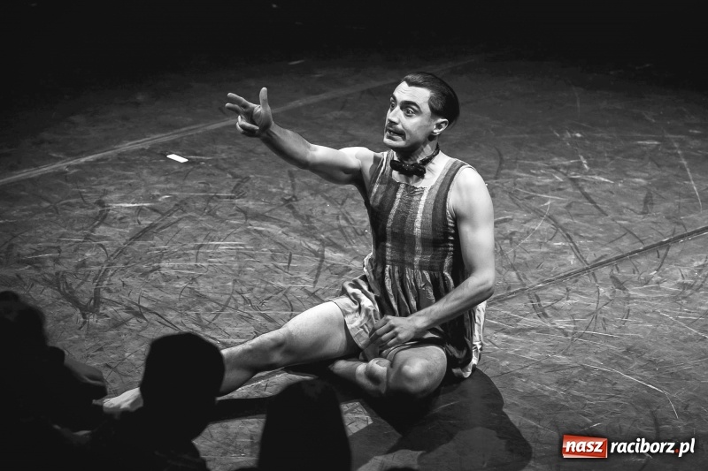 Zdjęcie w galerii na portalu naszraciborz.pl: Raport Panika. Arti Grabowski w Raciborzu wiadomości z regionu