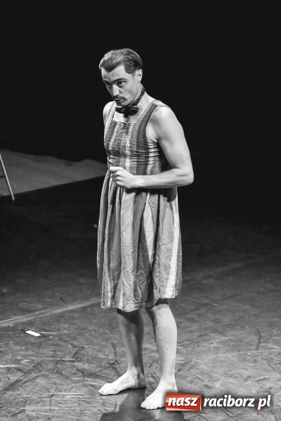 Zdjęcie w galerii na portalu naszraciborz.pl: Raport Panika. Arti Grabowski w Raciborzu wiadomości z regionu