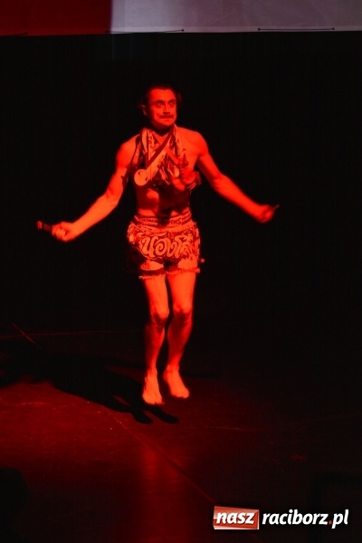 Zdjęcie w galerii na portalu naszraciborz.pl: Raport Panika. Arti Grabowski w Raciborzu wiadomości z regionu