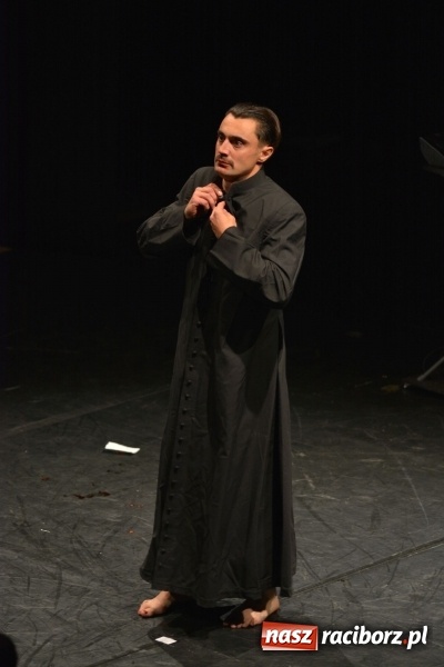 Zdjęcie w galerii na portalu naszraciborz.pl: Raport Panika. Arti Grabowski w Raciborzu wiadomości z regionu