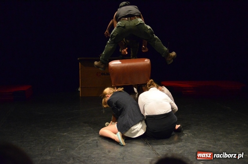 Zdjęcie w galerii na portalu naszraciborz.pl: Czy jest sposób by go przerwać? Zatrzymać Obrotówkę na deskach RCK wiadomości z regionu