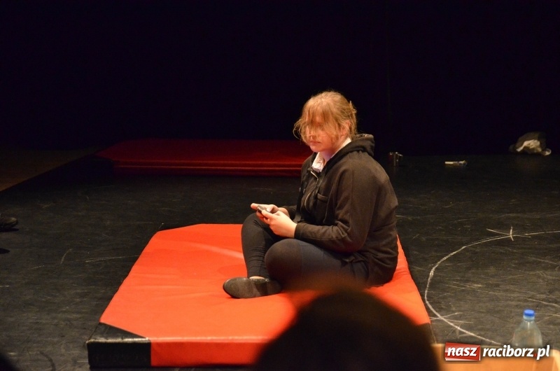 Zdjęcie w galerii na portalu naszraciborz.pl: Czy jest sposób by go przerwać? Zatrzymać Obrotówkę na deskach RCK wiadomości z regionu