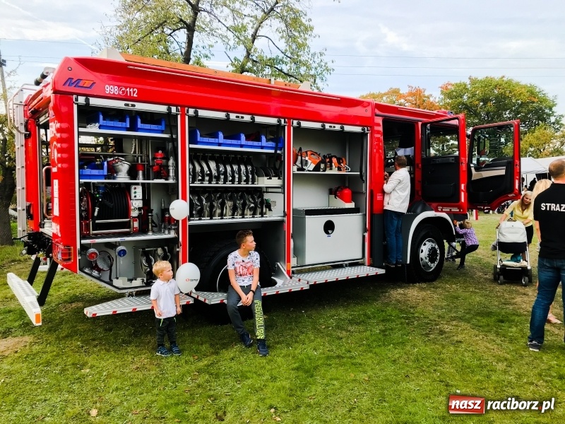 Zdjęcie w galerii na portalu naszraciborz.pl: I ty możesz zostać strażakiem, czyli rodzinny festyn w Brzeziu  wiadomości z regionu