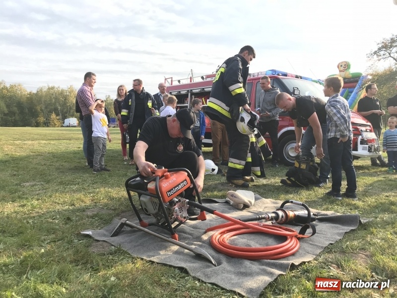 Zdjęcie w galerii na portalu naszraciborz.pl: I ty możesz zostać strażakiem, czyli rodzinny festyn w Brzeziu  wiadomości z regionu