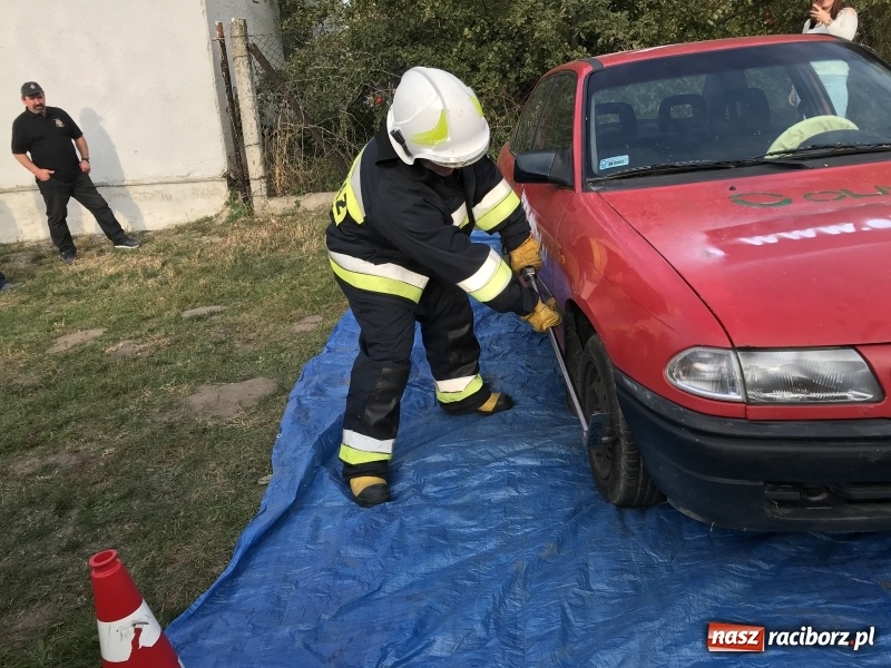 Zdjęcie w galerii na portalu naszraciborz.pl: I ty możesz zostać strażakiem, czyli rodzinny festyn w Brzeziu  wiadomości z regionu