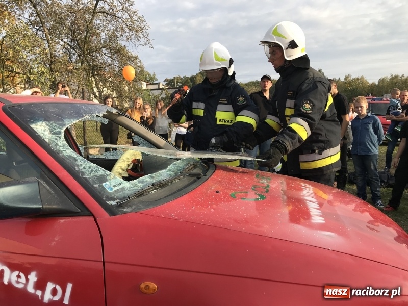 Zdjęcie w galerii na portalu naszraciborz.pl: I ty możesz zostać strażakiem, czyli rodzinny festyn w Brzeziu  wiadomości z regionu