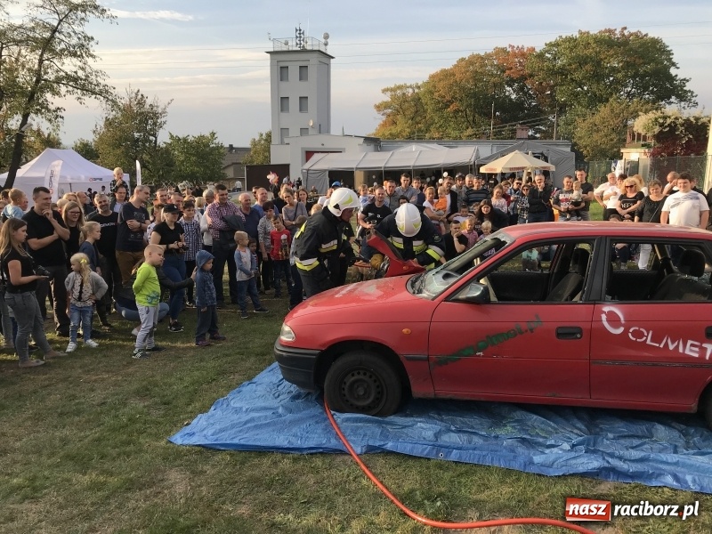 Zdjęcie w galerii na portalu naszraciborz.pl: I ty możesz zostać strażakiem, czyli rodzinny festyn w Brzeziu  wiadomości z regionu