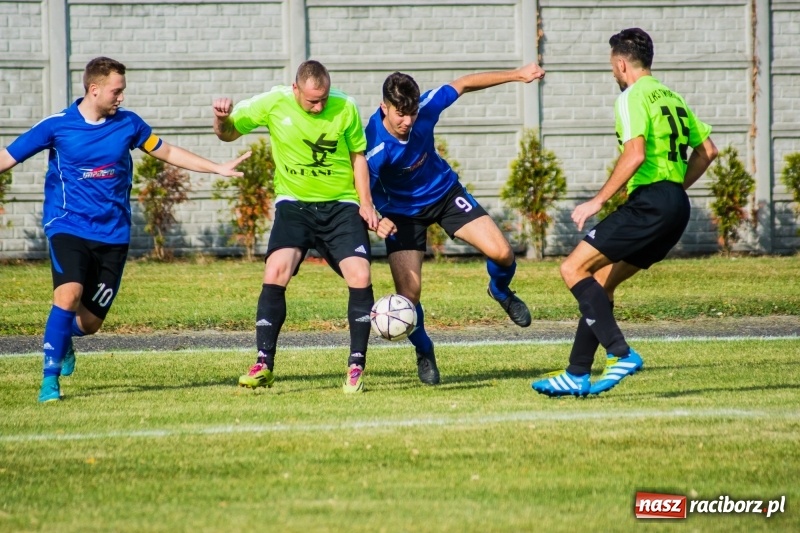 Zdjęcie w galerii na portalu naszraciborz.pl: Nie taki lider straszny jak go malują. Wielkie derby gminy Krzyżanowice na remis wiadomości z regionu