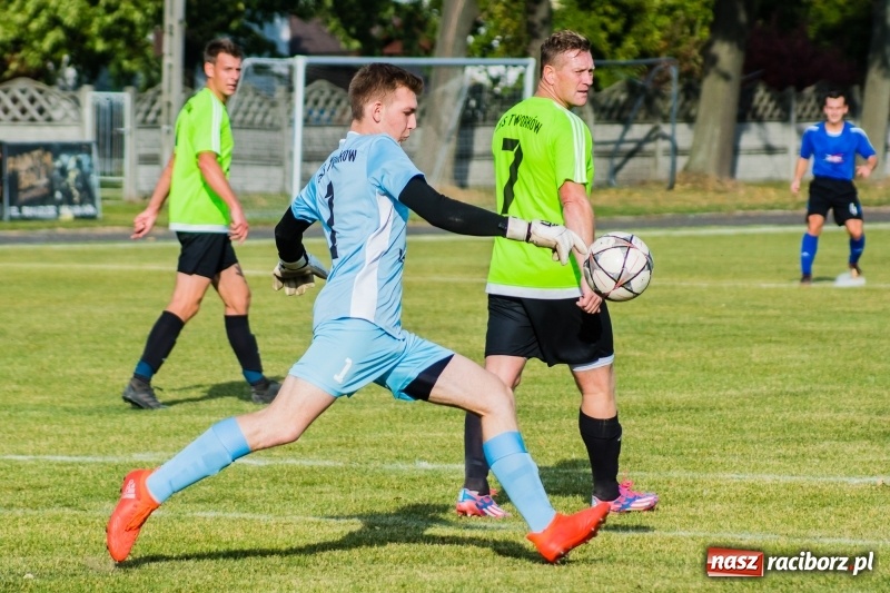 Zdjęcie w galerii na portalu naszraciborz.pl: Nie taki lider straszny jak go malują. Wielkie derby gminy Krzyżanowice na remis wiadomości z regionu