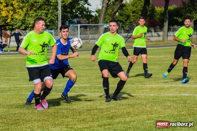 Zdjęcie w galerii na portalu naszraciborz.pl: Nie taki lider straszny jak go malują. Wielkie derby gminy Krzyżanowice na remis wiadomości z regionu