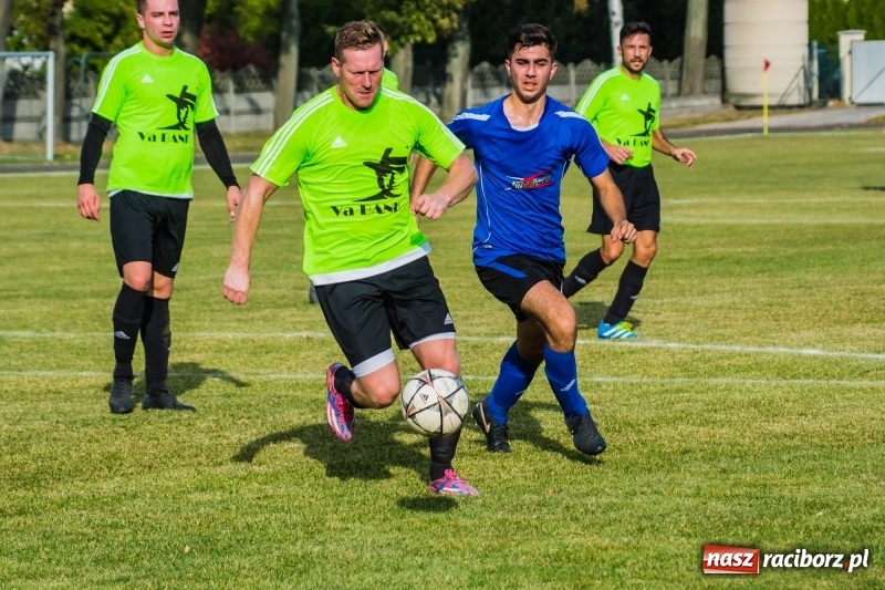 Zdjęcie w galerii na portalu naszraciborz.pl: Nie taki lider straszny jak go malują. Wielkie derby gminy Krzyżanowice na remis wiadomości z regionu