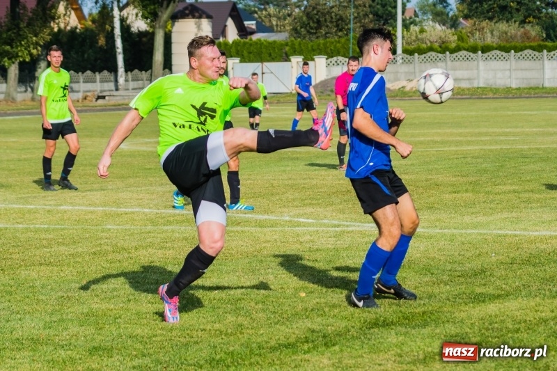 Zdjęcie w galerii na portalu naszraciborz.pl: Nie taki lider straszny jak go malują. Wielkie derby gminy Krzyżanowice na remis wiadomości z regionu