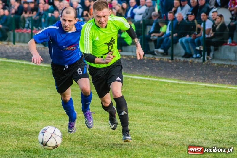 Zdjęcie w galerii na portalu naszraciborz.pl: Nie taki lider straszny jak go malują. Wielkie derby gminy Krzyżanowice na remis wiadomości z regionu