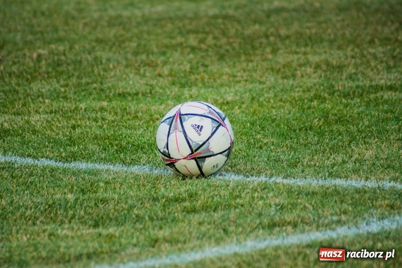 Zdjęcie w galerii na portalu naszraciborz.pl: Nie taki lider straszny jak go malują. Wielkie derby gminy Krzyżanowice na remis wiadomości z regionu