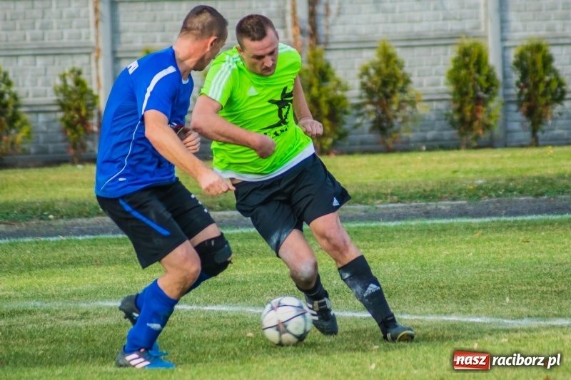 Zdjęcie w galerii na portalu naszraciborz.pl: Nie taki lider straszny jak go malują. Wielkie derby gminy Krzyżanowice na remis wiadomości z regionu