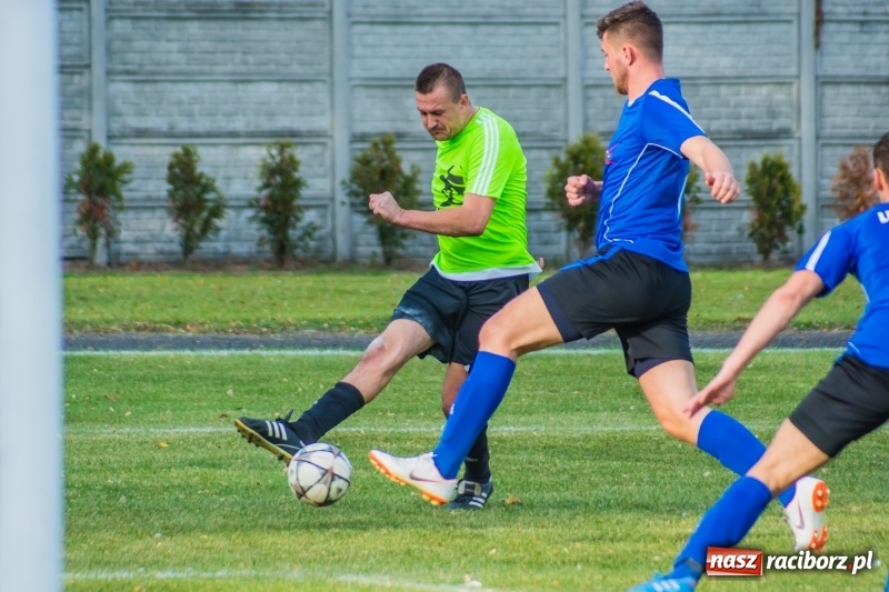 Zdjęcie w galerii na portalu naszraciborz.pl: Nie taki lider straszny jak go malują. Wielkie derby gminy Krzyżanowice na remis wiadomości z regionu