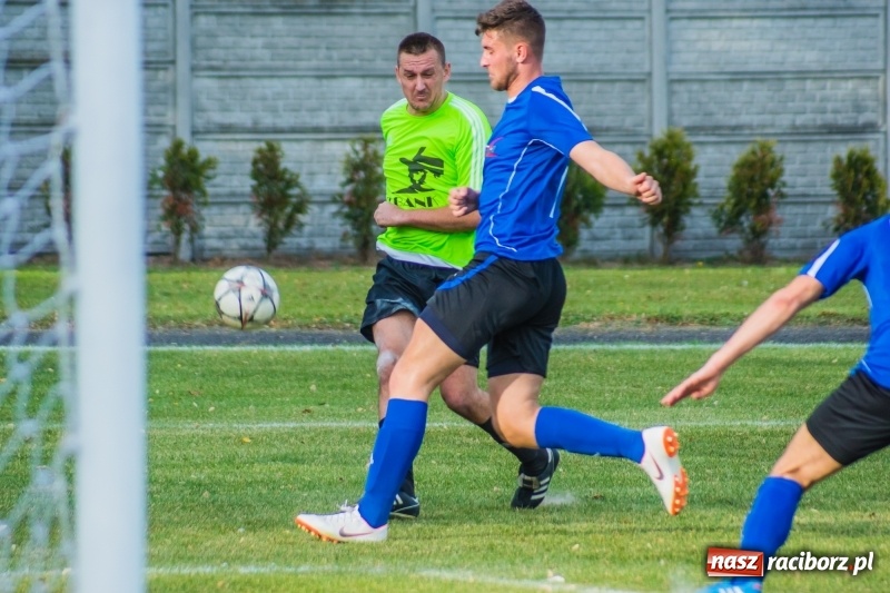 Zdjęcie w galerii na portalu naszraciborz.pl: Nie taki lider straszny jak go malują. Wielkie derby gminy Krzyżanowice na remis wiadomości z regionu