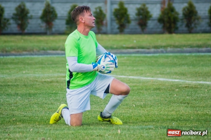 Zdjęcie w galerii na portalu naszraciborz.pl: Nie taki lider straszny jak go malują. Wielkie derby gminy Krzyżanowice na remis wiadomości z regionu
