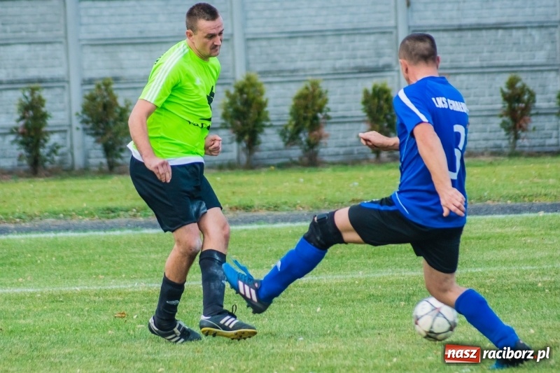 Zdjęcie w galerii na portalu naszraciborz.pl: Nie taki lider straszny jak go malują. Wielkie derby gminy Krzyżanowice na remis wiadomości z regionu
