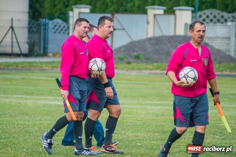 Zdjęcie w galerii na portalu naszraciborz.pl: Nie taki lider straszny jak go malują. Wielkie derby gminy Krzyżanowice na remis wiadomości z regionu