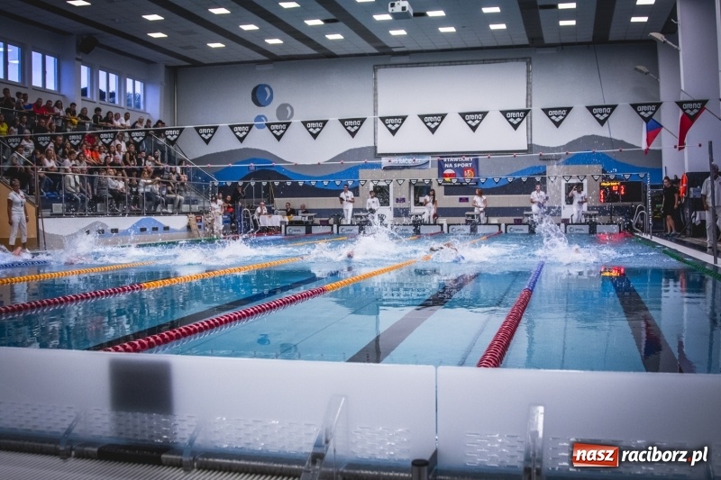 Zdjęcie w galerii na portalu naszraciborz.pl: Pływackie sprinty na torach ZSOMS  wiadomości z regionu