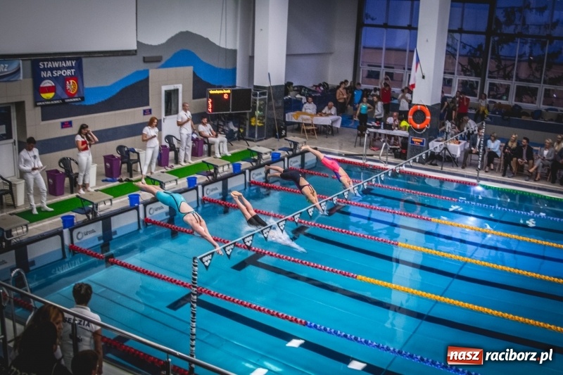Zdjęcie w galerii na portalu naszraciborz.pl: Pływackie sprinty na torach ZSOMS  wiadomości z regionu