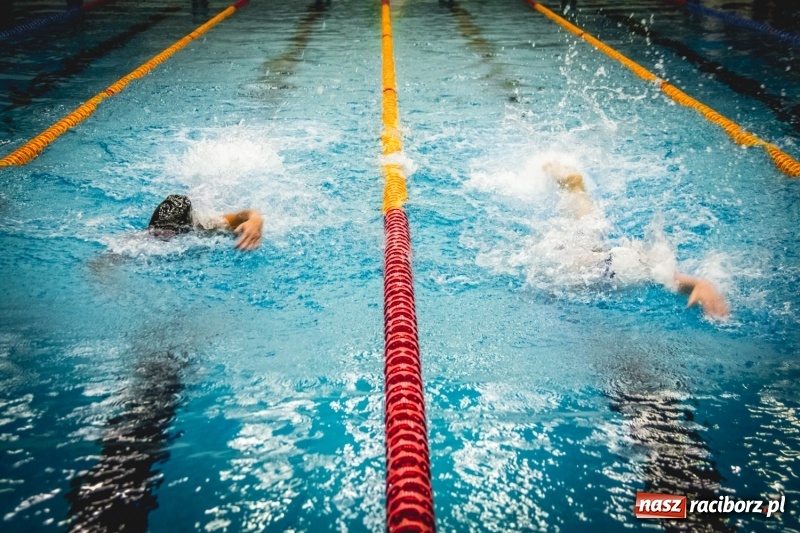 Zdjęcie w galerii na portalu naszraciborz.pl: Pływackie sprinty na torach ZSOMS  wiadomości z regionu