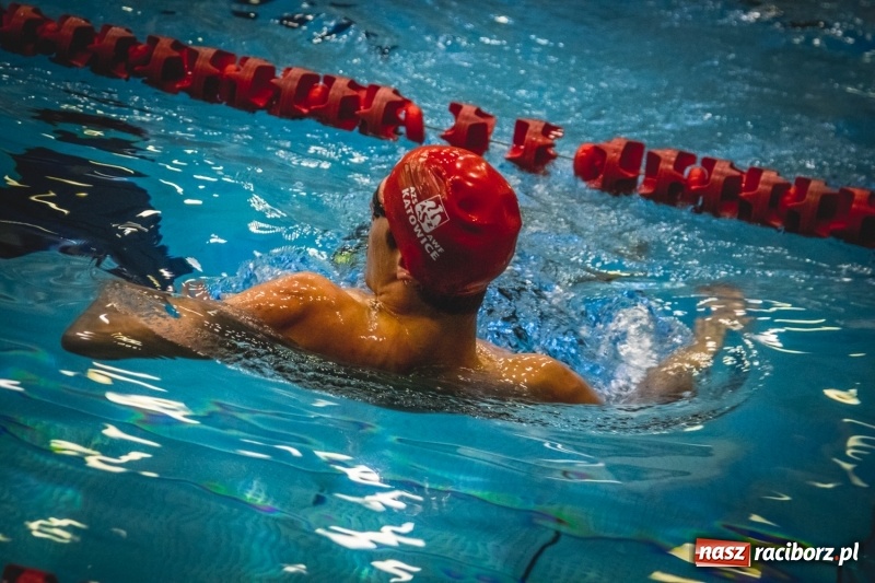 Zdjęcie w galerii na portalu naszraciborz.pl: Pływackie sprinty na torach ZSOMS  wiadomości z regionu