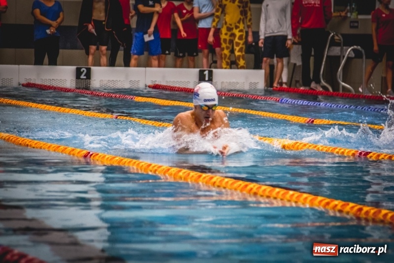 Zdjęcie w galerii na portalu naszraciborz.pl: Pływackie sprinty na torach ZSOMS  wiadomości z regionu