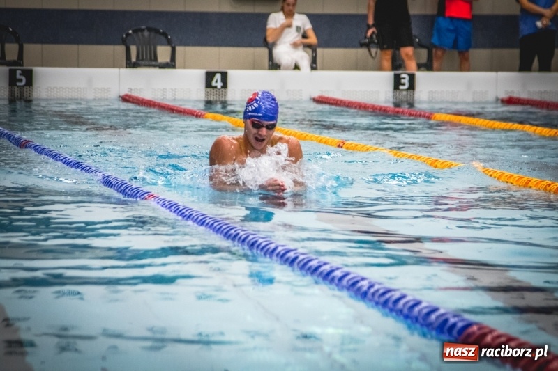 Zdjęcie w galerii na portalu naszraciborz.pl: Pływackie sprinty na torach ZSOMS  wiadomości z regionu