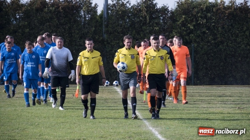 Zdjęcie w galerii na portalu naszraciborz.pl: Pewne zwycięstwo Markowic nad Adamowicami wiadomości z regionu