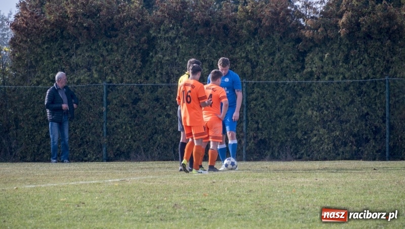 Zdjęcie w galerii na portalu naszraciborz.pl: Pewne zwycięstwo Markowic nad Adamowicami wiadomości z regionu