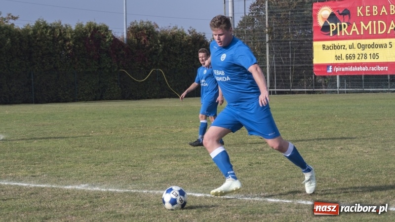 Zdjęcie w galerii na portalu naszraciborz.pl: Pewne zwycięstwo Markowic nad Adamowicami wiadomości z regionu