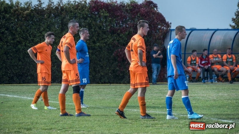 Zdjęcie w galerii na portalu naszraciborz.pl: Pewne zwycięstwo Markowic nad Adamowicami wiadomości z regionu