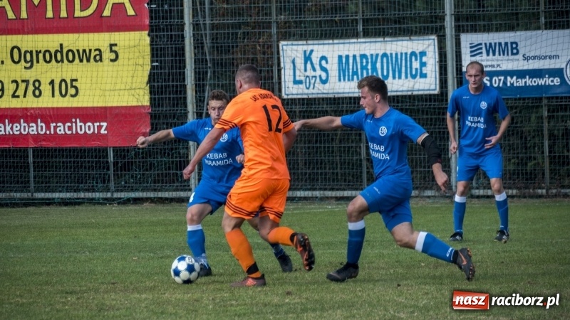 Zdjęcie w galerii na portalu naszraciborz.pl: Pewne zwycięstwo Markowic nad Adamowicami wiadomości z regionu