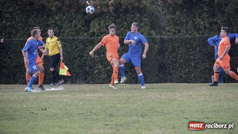 Zdjęcie w galerii na portalu naszraciborz.pl: Pewne zwycięstwo Markowic nad Adamowicami wiadomości z regionu