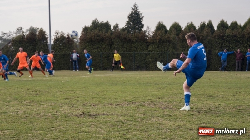 Zdjęcie w galerii na portalu naszraciborz.pl: Pewne zwycięstwo Markowic nad Adamowicami wiadomości z regionu