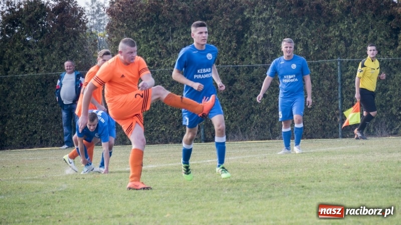 Zdjęcie w galerii na portalu naszraciborz.pl: Pewne zwycięstwo Markowic nad Adamowicami wiadomości z regionu