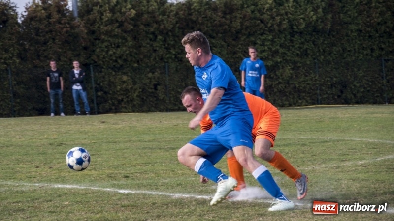 Zdjęcie w galerii na portalu naszraciborz.pl: Pewne zwycięstwo Markowic nad Adamowicami wiadomości z regionu