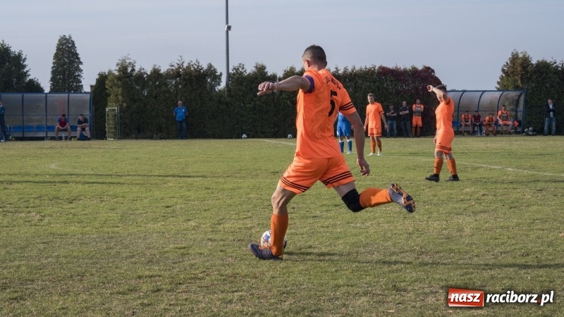 Zdjęcie w galerii na portalu naszraciborz.pl: Pewne zwycięstwo Markowic nad Adamowicami wiadomości z regionu