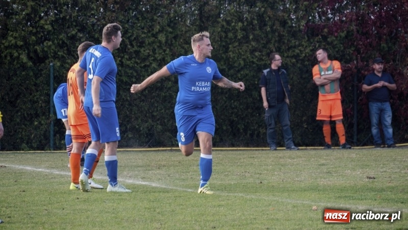 Zdjęcie w galerii na portalu naszraciborz.pl: Pewne zwycięstwo Markowic nad Adamowicami wiadomości z regionu