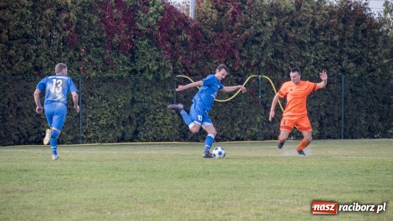 Zdjęcie w galerii na portalu naszraciborz.pl: Pewne zwycięstwo Markowic nad Adamowicami wiadomości z regionu